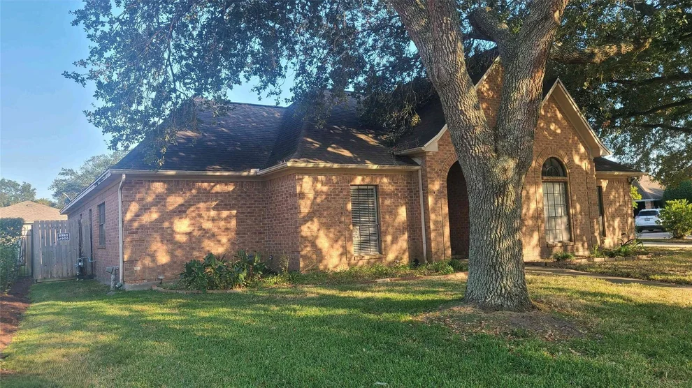 Unit for sale at 2309 St Patrick Lane, Deer Park, TX 77536