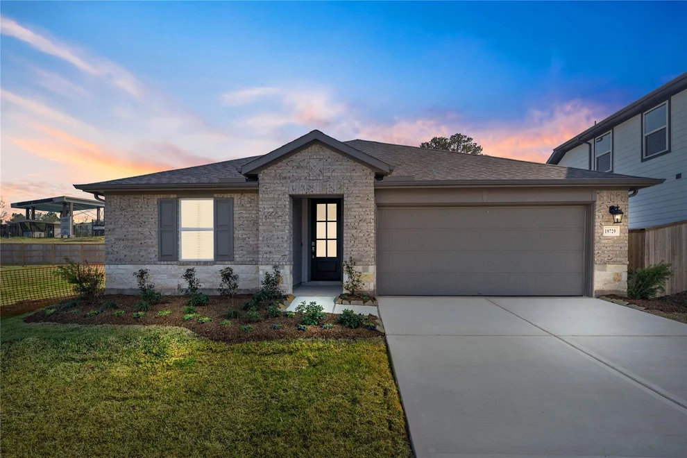 Unit for sale at 19729 Flag View Drive, Montgomery, TX 77316