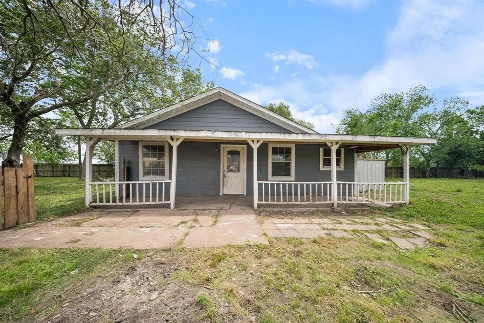 Unit for sale at 2170 Washington Avenue, Alvin, TX 77511