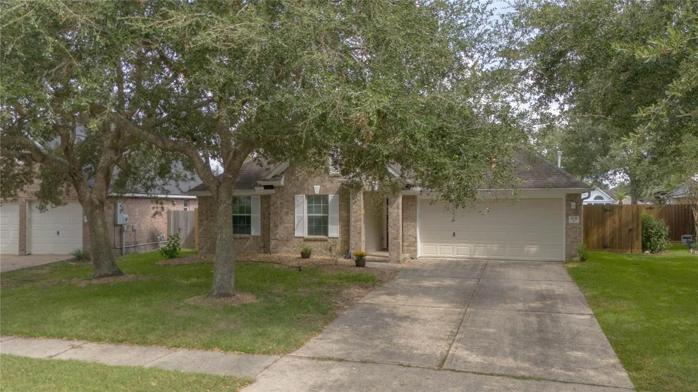 Unit for sale at 2131 Lakewind Lane, League City, TX 77573