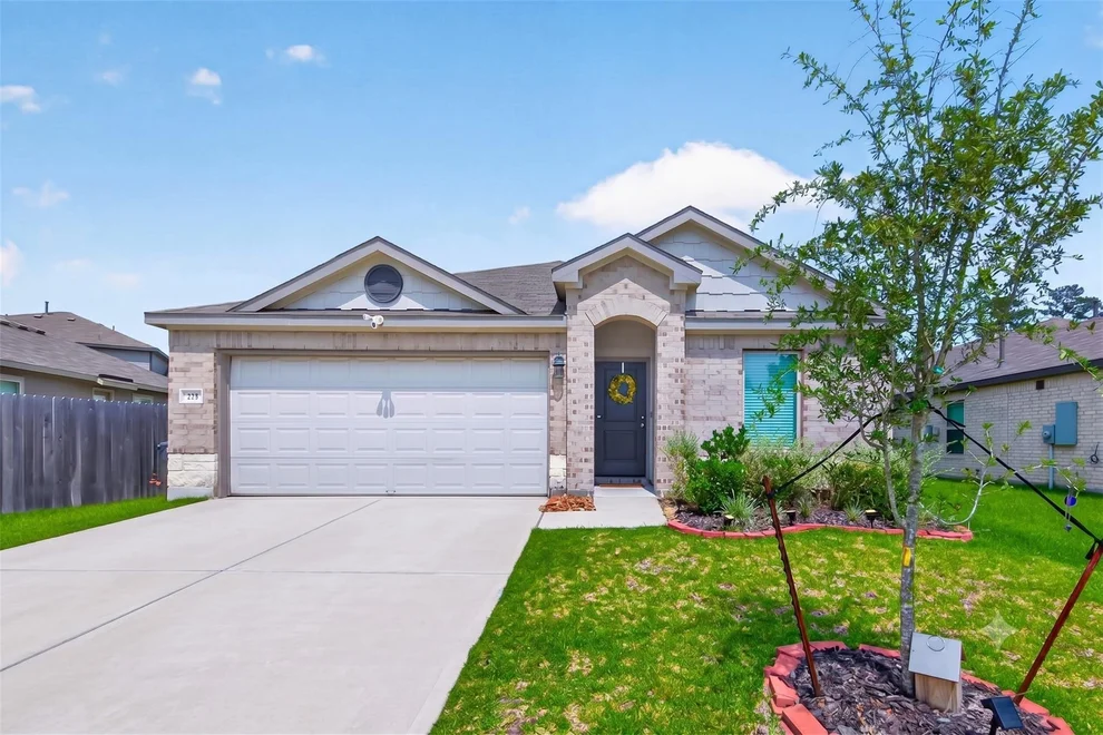 Unit for sale at 171 Ashe Juniper Way, Magnolia, TX 77354