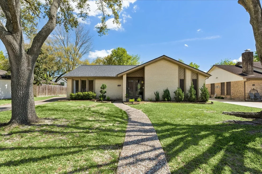 Unit for sale at 1018 El Dorado Boulevard, Houston, TX 77062
