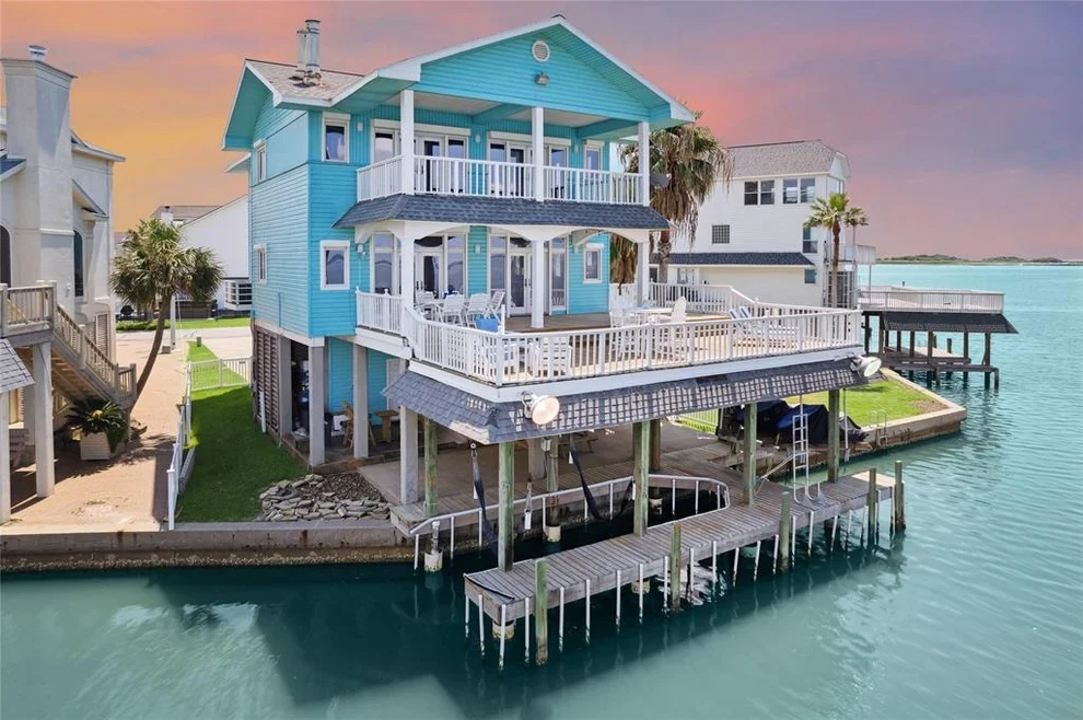 Unit for sale at 139 Isles End Road, Tiki Island, TX 77554