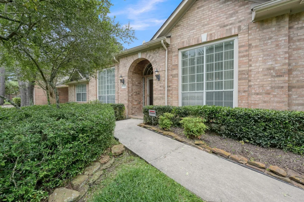 Unit for sale at 6307 Threeflower Lane, Kingwood, TX 77345