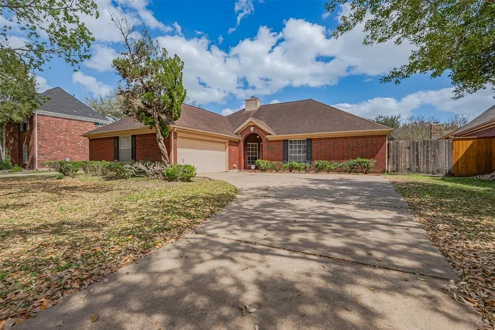 Unit for sale at 1519 S Medio River Circle, Sugar Land, TX 77478