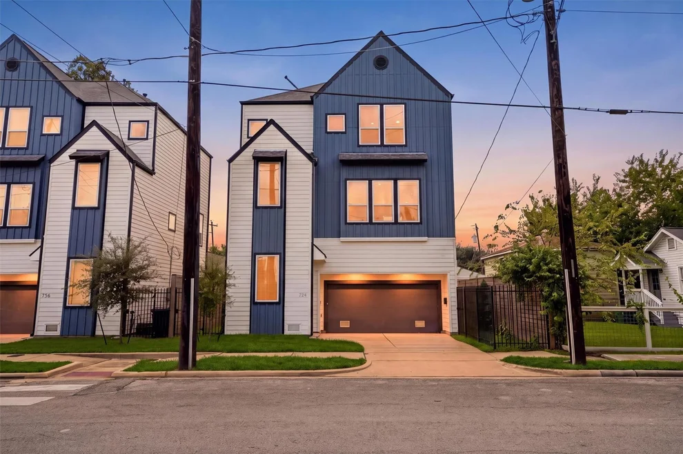 Unit for sale at 724 E 33rd Street, Houston, TX 77022
