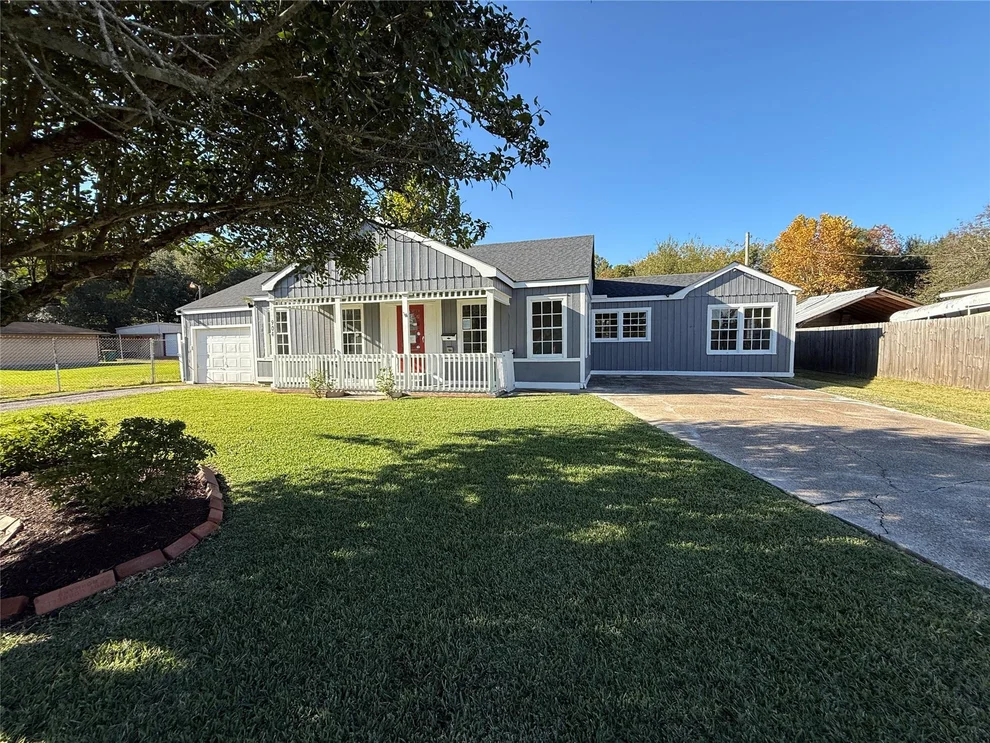 Unit for sale at 904 Stubbs Street, La Marque, TX 77568