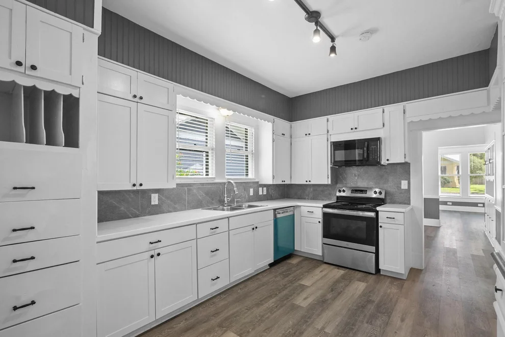 Unit for sale at 212 Coke Street, Yoakum, TX 77995