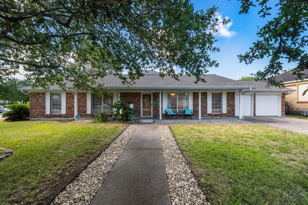 Unit for sale at 3528 Avenue L, Galveston, TX 77550