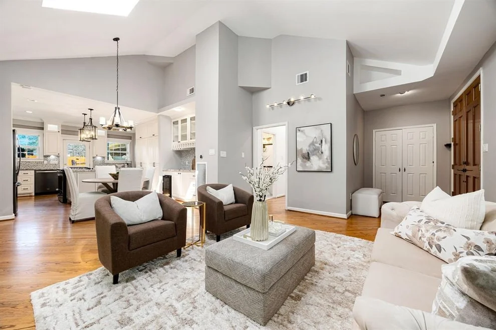 Unit for sale at 612 W Saulnier Street, Houston, TX 77019