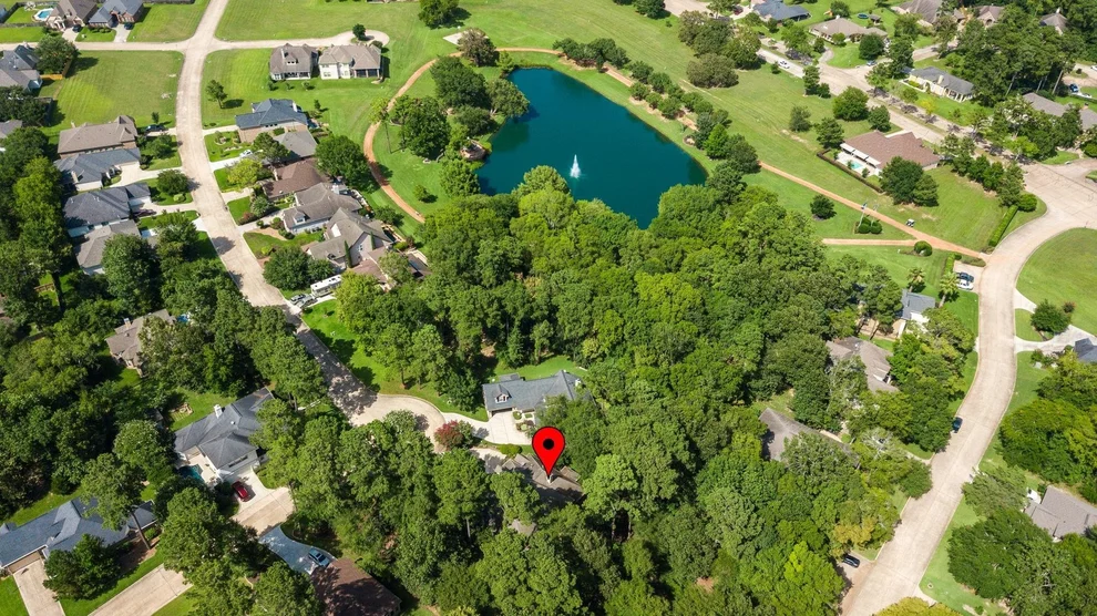 Unit for sale at 221 N Woodside Lane, Montgomery, TX 77356