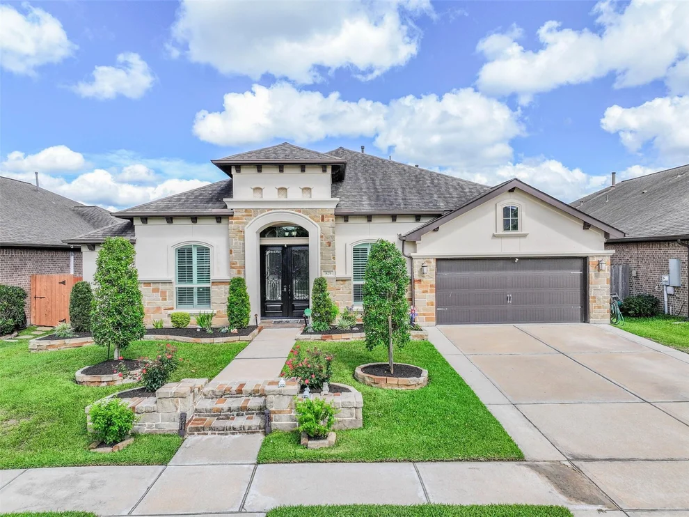Unit for sale at 829 Sage Way Lane, Friendswood, TX 77546