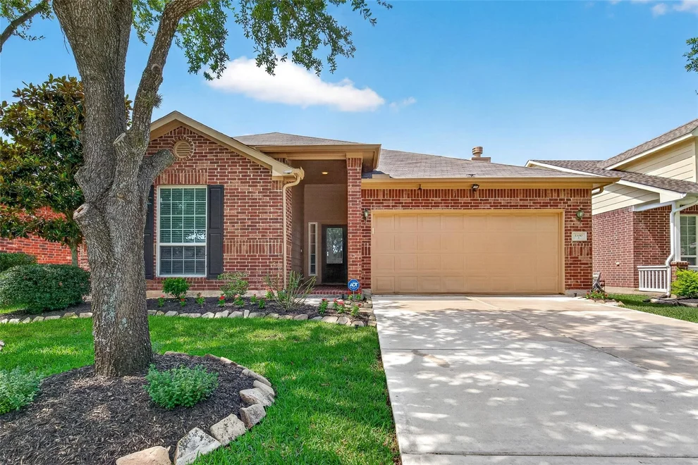 Unit for sale at 13010 Ferry Cove Lane, Pearland, TX 77584