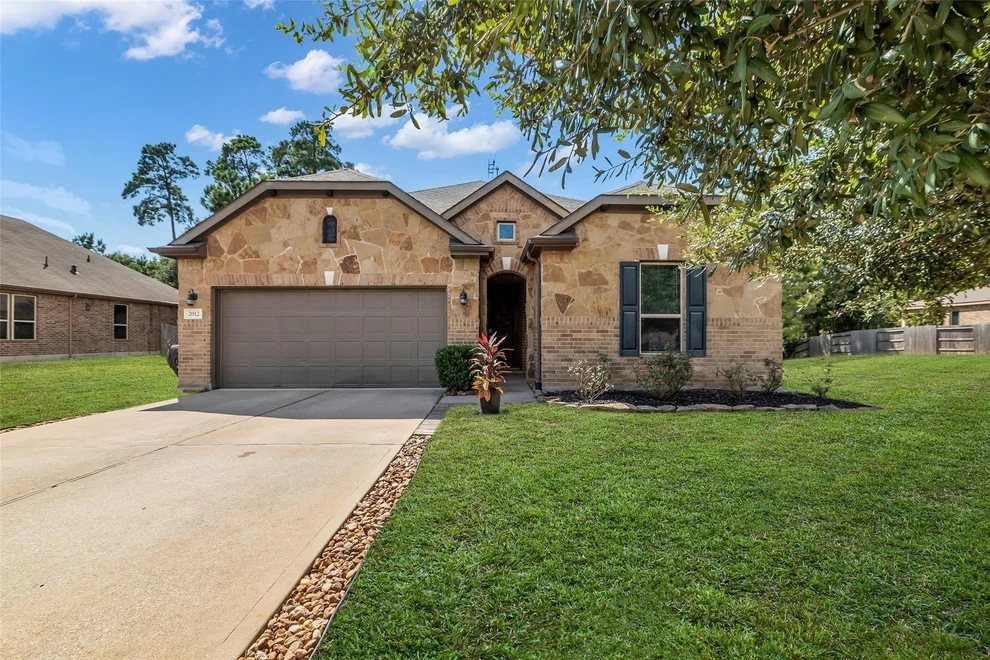 Unit for sale at 2012 Elkington Circle, Conroe, TX 77304