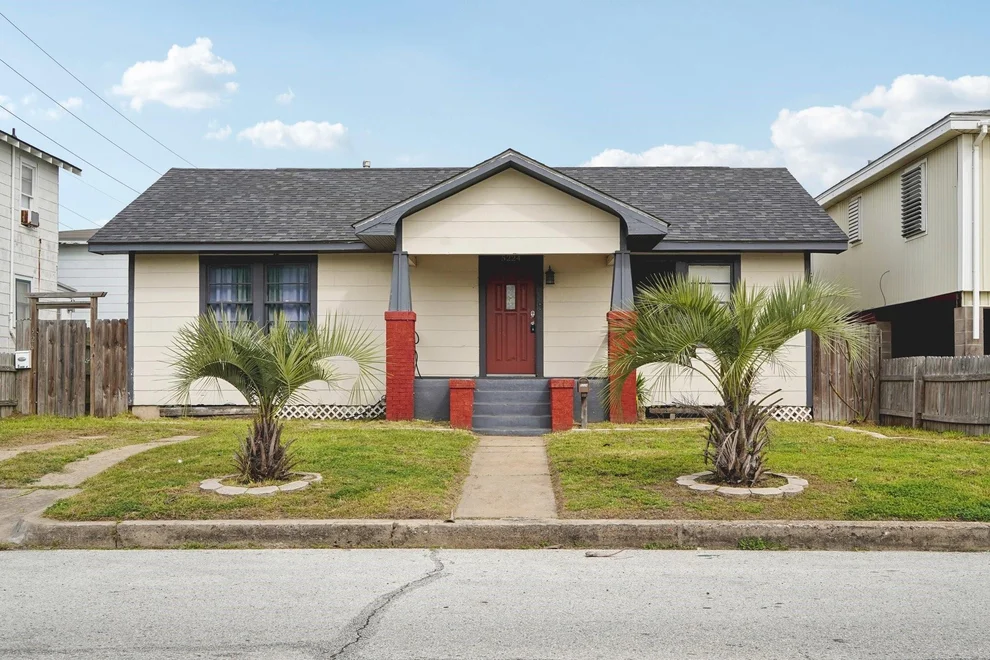 Unit for sale at 5224 Bernardo De Galvez, Galveston, TX 77551
