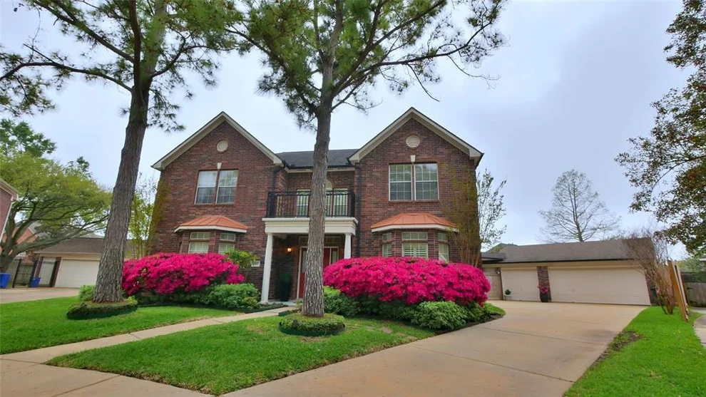 Unit for sale at 7907 Gulf Isle Court NE, Houston, TX 77095