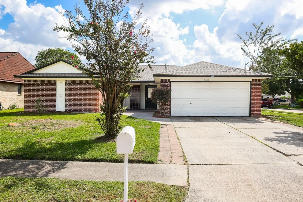 Unit for sale at 11302 Paramount Lane, Houston, TX 77067