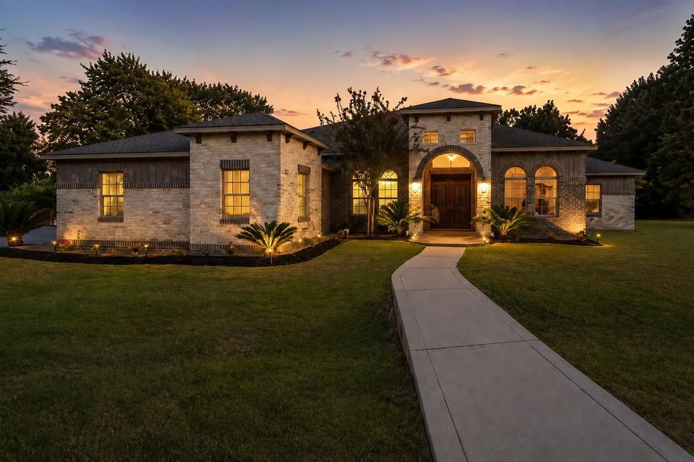Unit for sale at 8992 Wind Jammer Lane, Montgomery, TX 77316