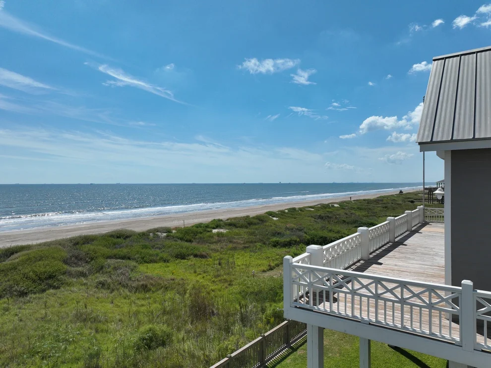 Unit for sale at 3450 Smiths Point, Crystal Beach, TX 77650