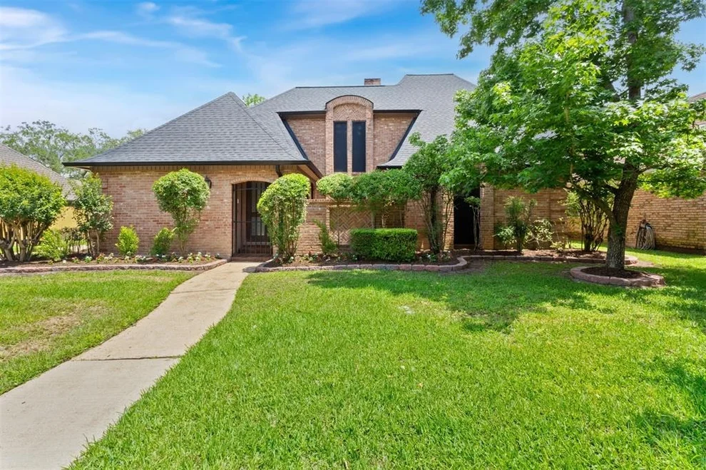 Unit for sale at 2551 Hodges Bend Circle, Sugar Land, TX 77479