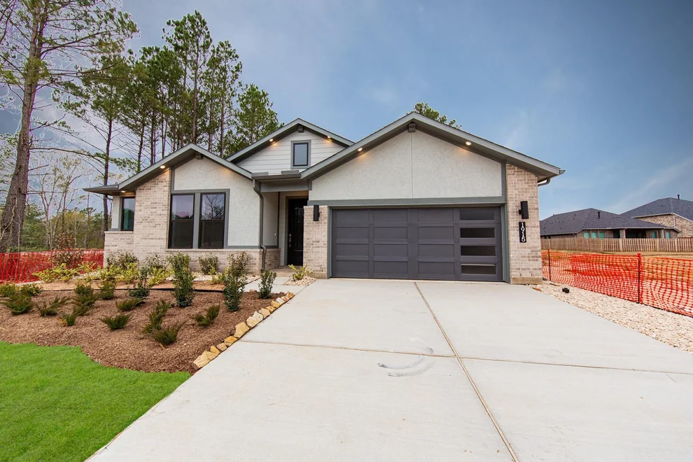Unit for sale at 1915 Langford Street, Montgomery, TX 77316