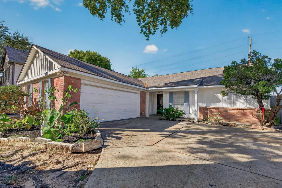 Unit for sale at 16026 Sweetwater Creek Drive, Houston, TX 77095