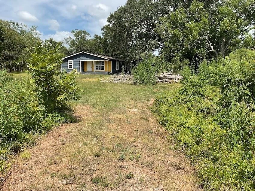 Unit for sale at 2832 County Road 310, Brazoria, TX 77422