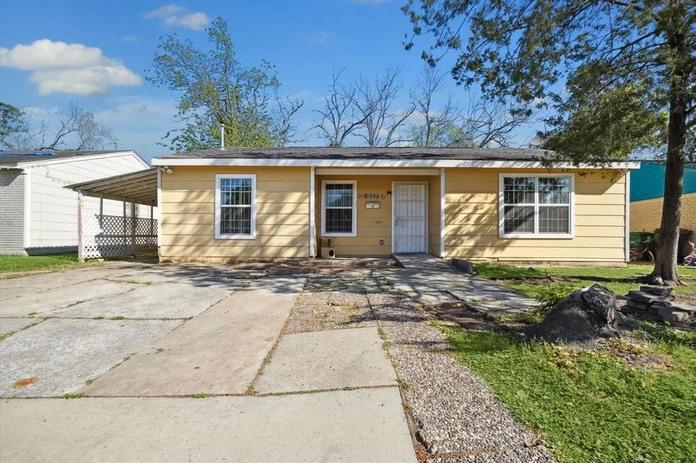Unit for sale at 3906 Simsbrook Drive, Houston, TX 77045