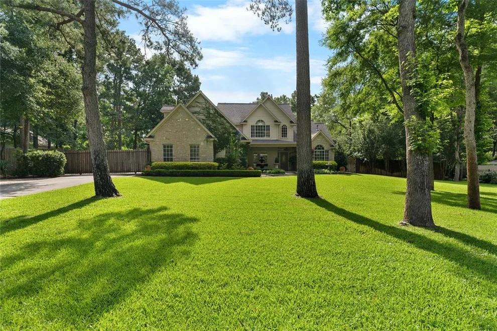 Unit for sale at 32430 Edgewater Drive, Magnolia, TX 77354