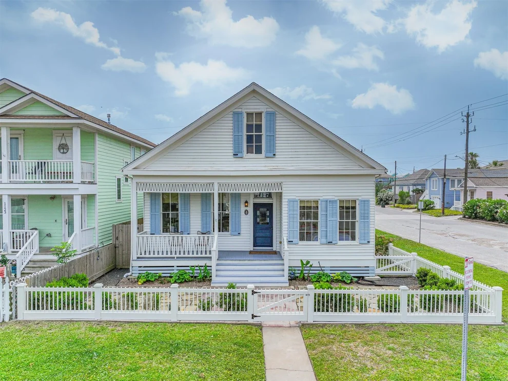 Unit for sale at 1127 Avenue M, Galveston, TX 77550