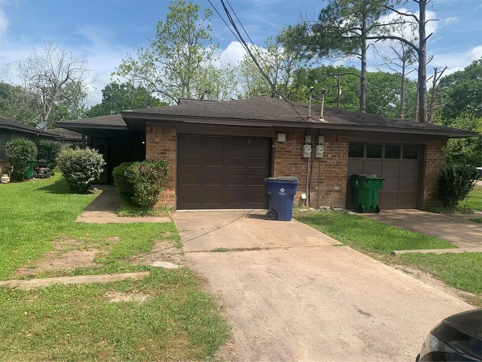 Unit for sale at 717-719 Cincinnati Street, Angleton, TX 77515