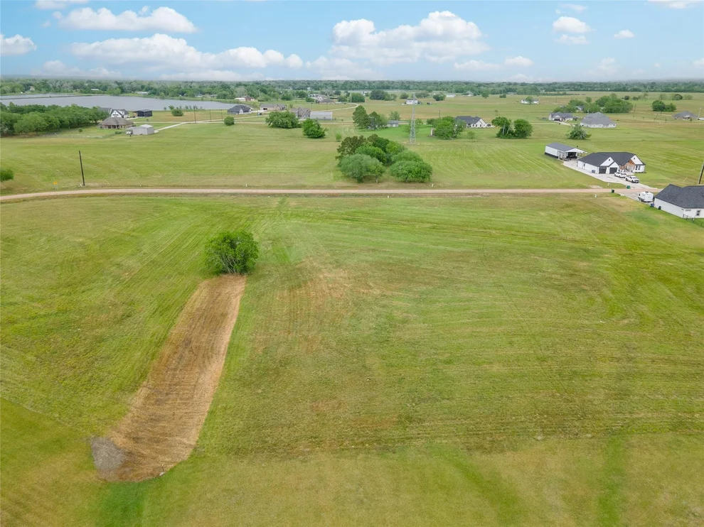 Unit for sale at 625 Angus Trail, Angleton, TX 77515