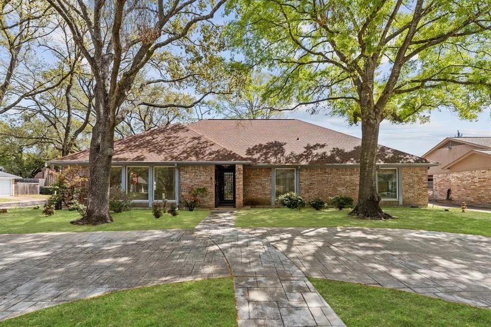 Unit for sale at 2930 Riata Lane, Houston, TX 77043