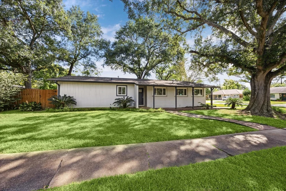Unit for sale at 8621 Bob White Drive, Houston, TX 77074