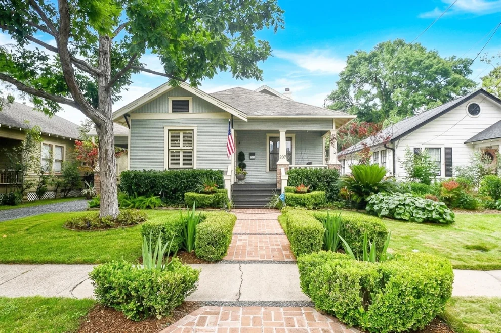 Unit for sale at 209 E Woodland Street, Houston, TX 77009