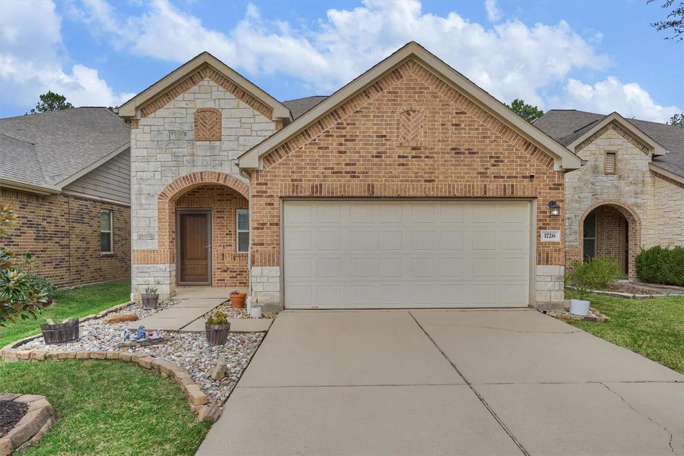 Unit for sale at 1726 Thornhollow Drive, Houston, TX 77014