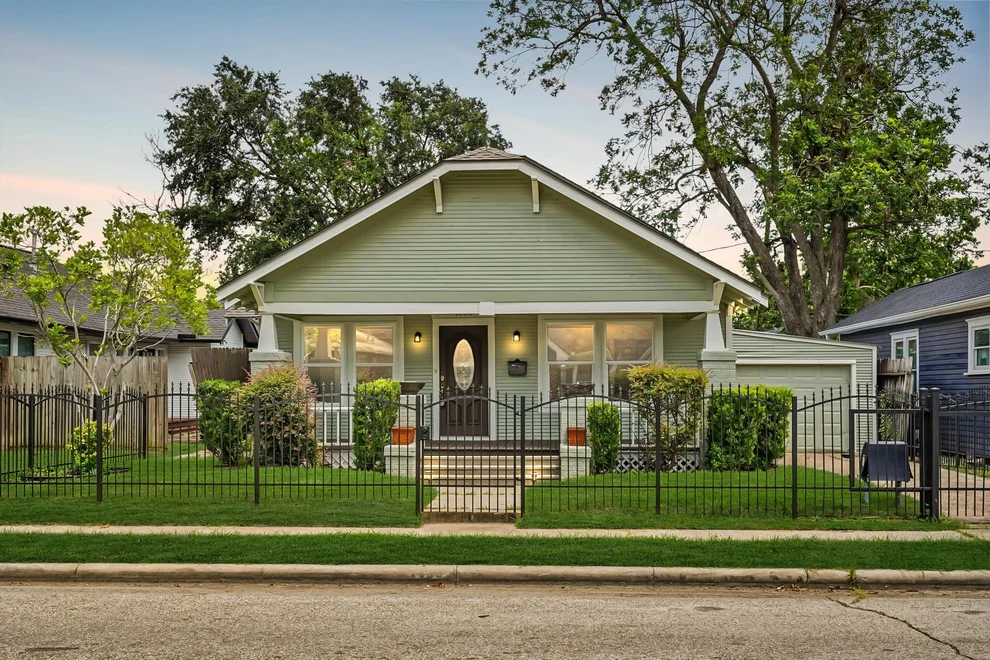 Unit for sale at 1133 E 14th Street, Houston, TX 77009
