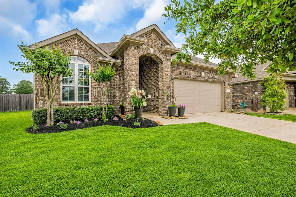 Unit for sale at 19055 Minero Lane, Montgomery, TX 77356