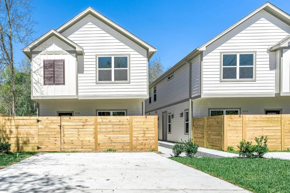 Unit for sale at 2024 Hampton Street, Houston, TX 77088
