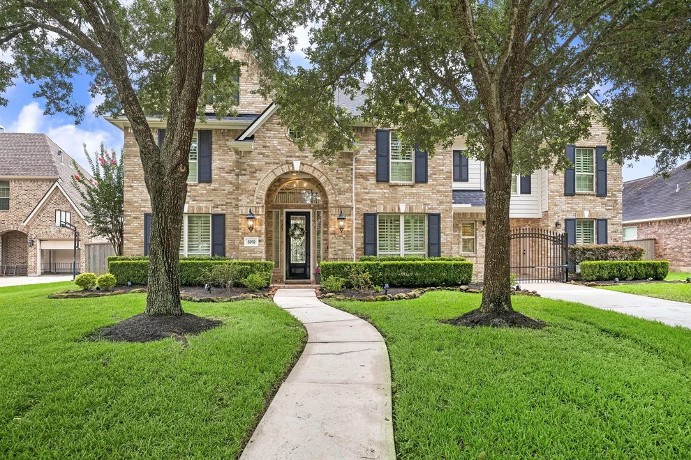 Unit for sale at 5919 Majestic Pines Drive, Kingwood, TX 77345