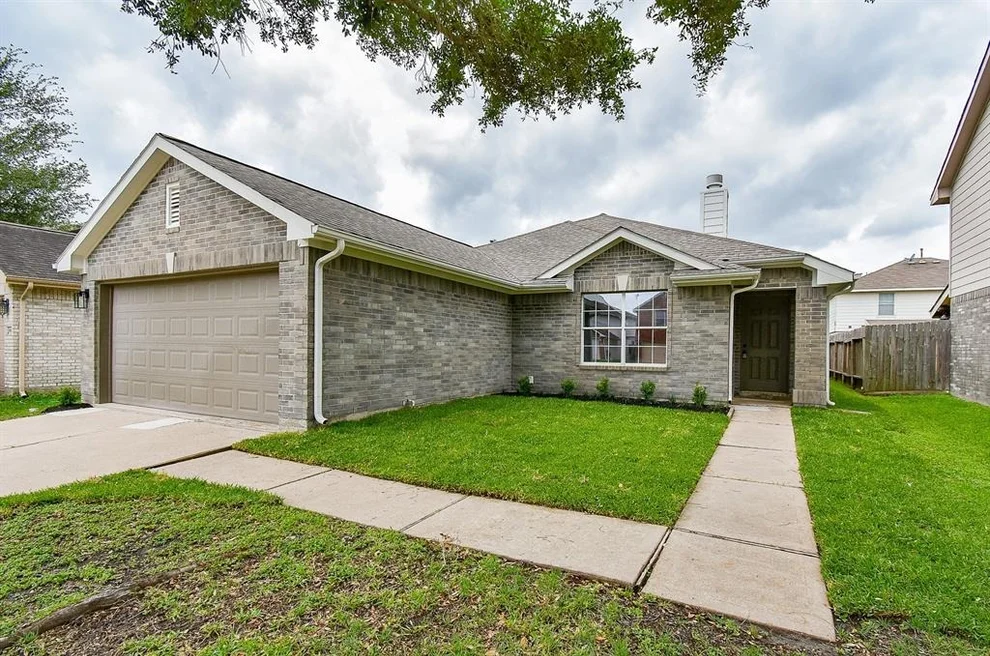 Unit for sale at 9610 Eaglewood Glen Trail, Sugar Land, TX 77498