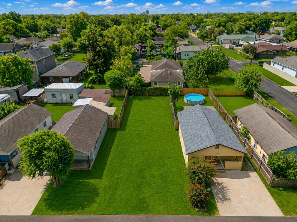Unit for sale at 3806 Lila Street, Houston, TX 77026