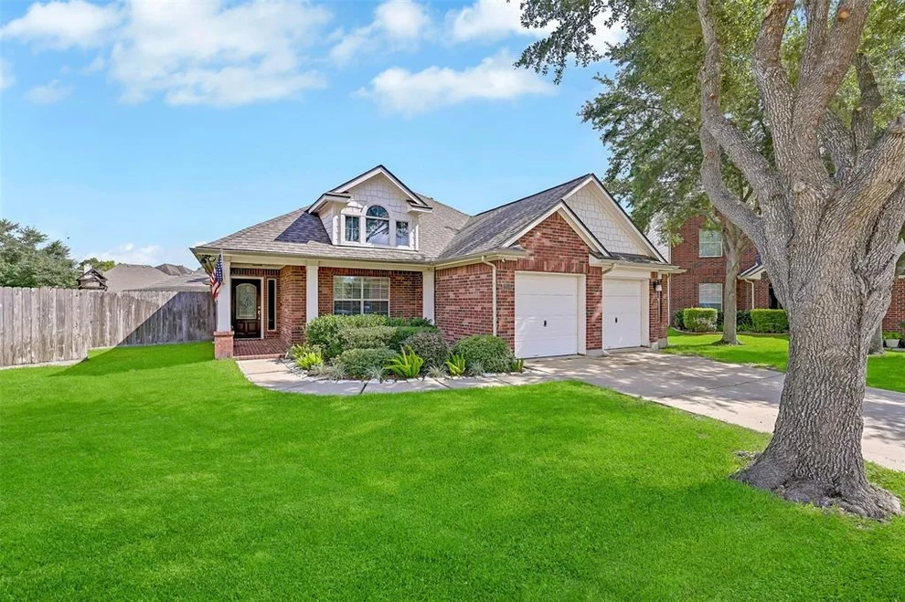 Unit for sale at 11505 Shoal Creek Court, Pearland, TX 77584