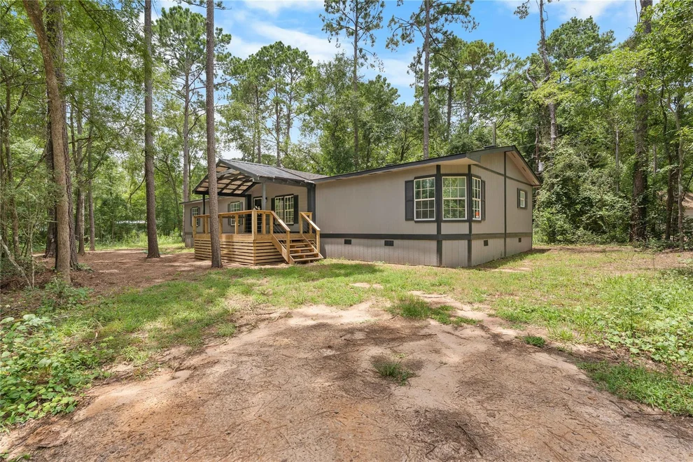Unit for sale at 12228 Thornwood Drive, Plantersville, TX 77363