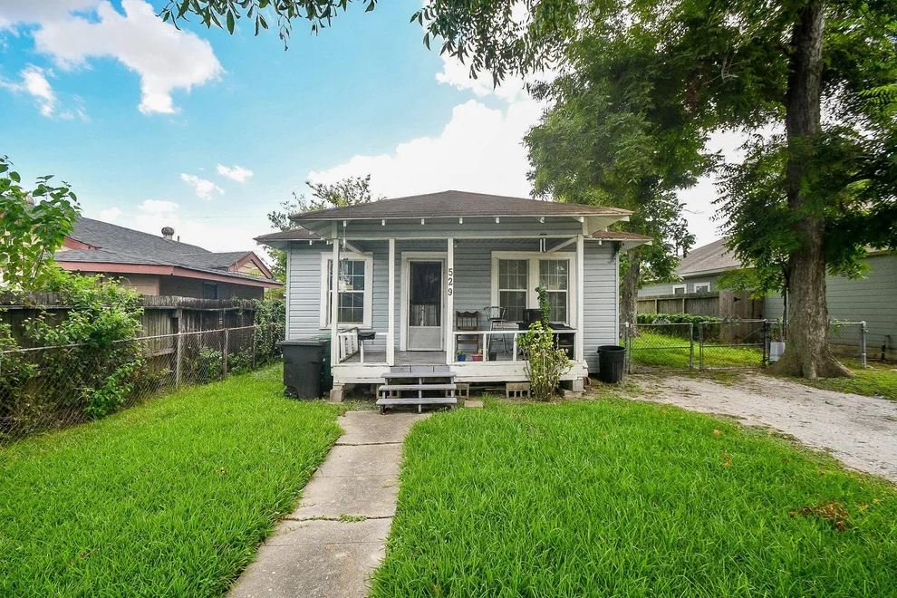 Unit for sale at 529 Hahlo Street, Houston, TX 77020