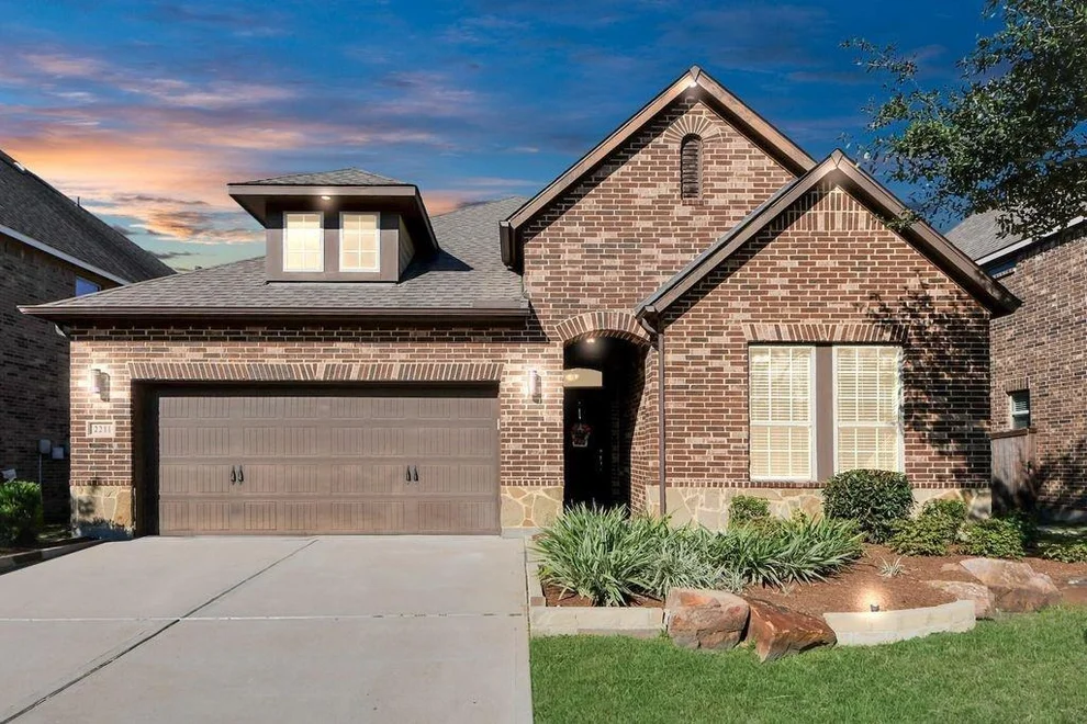 Unit for sale at 2211 Tonkawa Trail, Katy, TX 77493
