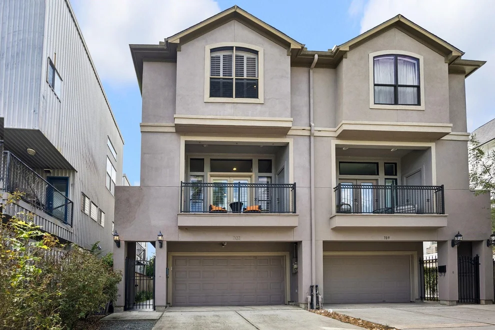 Unit for sale at 707 Lester Street, Houston, TX 77007