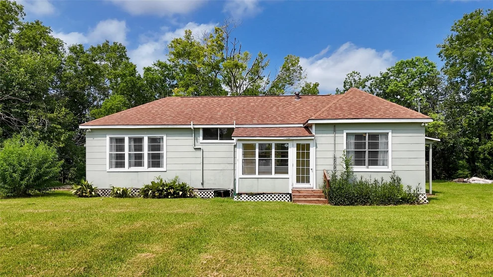 Unit for sale at 12903 Sandpiper Road, Angleton, TX 77515
