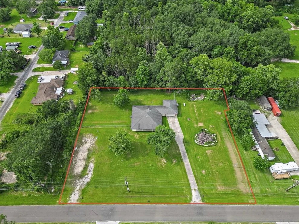 Unit for sale at 1511 Broadway, Winnie, TX 77665