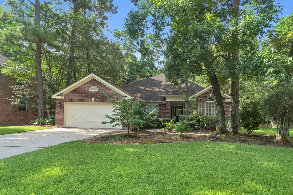 Unit for sale at 67 E Sterling Pond Circle, The Woodlands, TX 77382